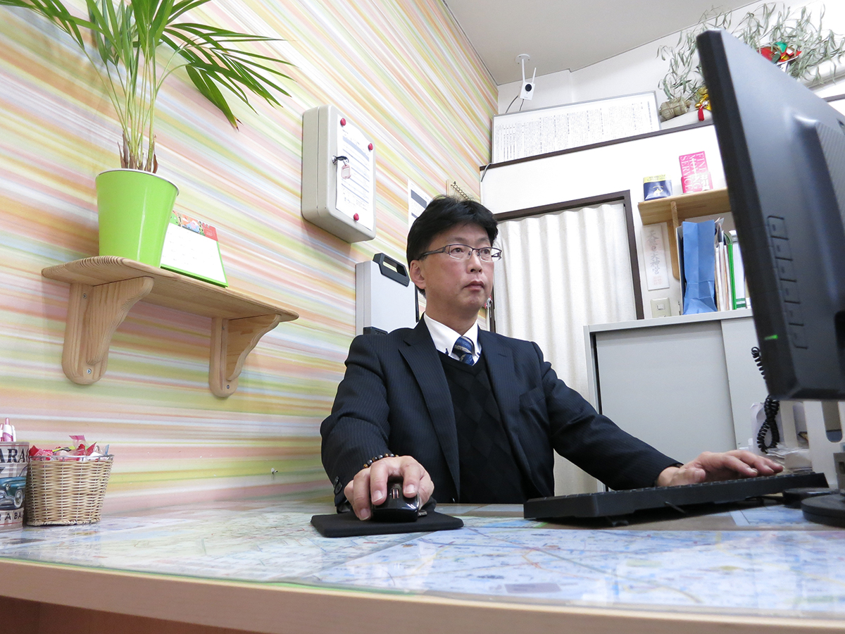 ホームメイト福島駅前店のお部屋探しを担当するスタッフの写真